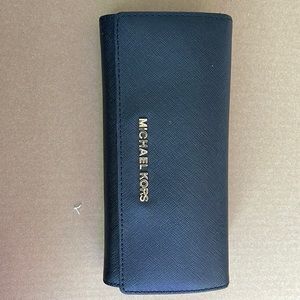 Michael lots large wallet